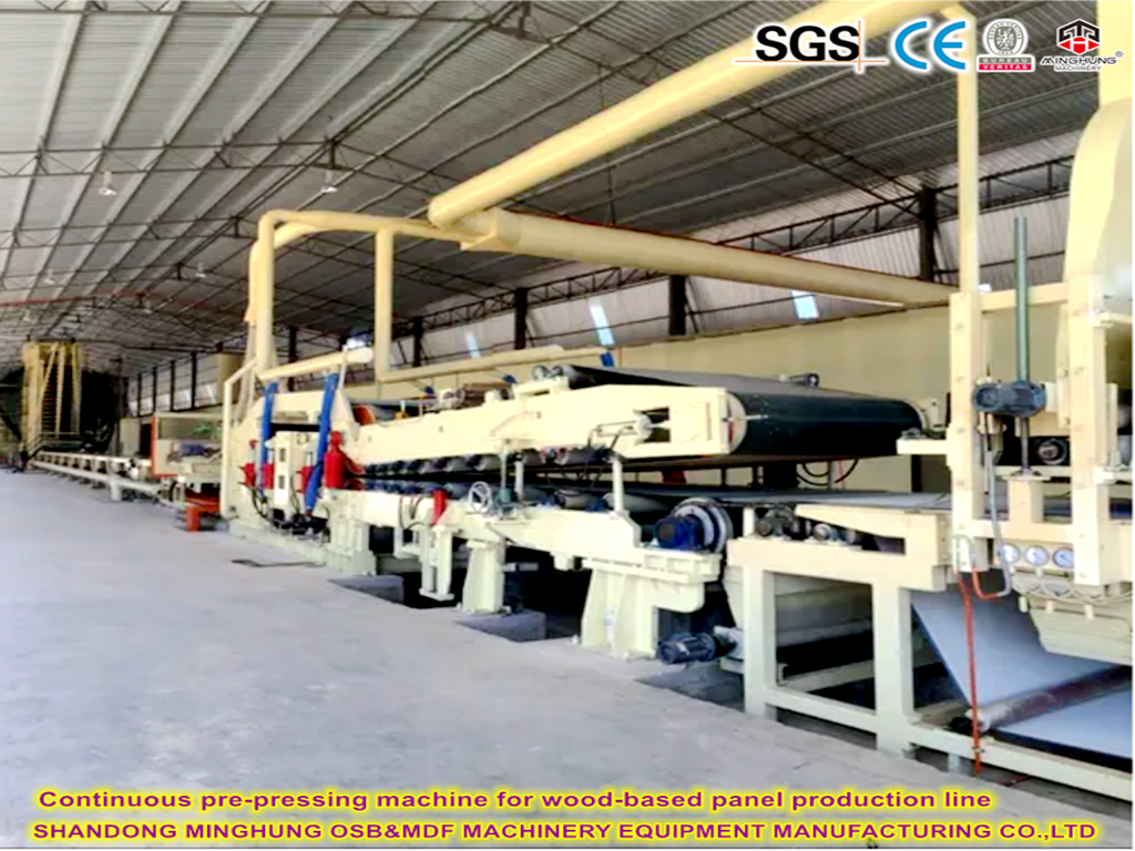 Machine de pr&eacute;-pression continue pour la ligne de production de panneaux &agrave; base de bois