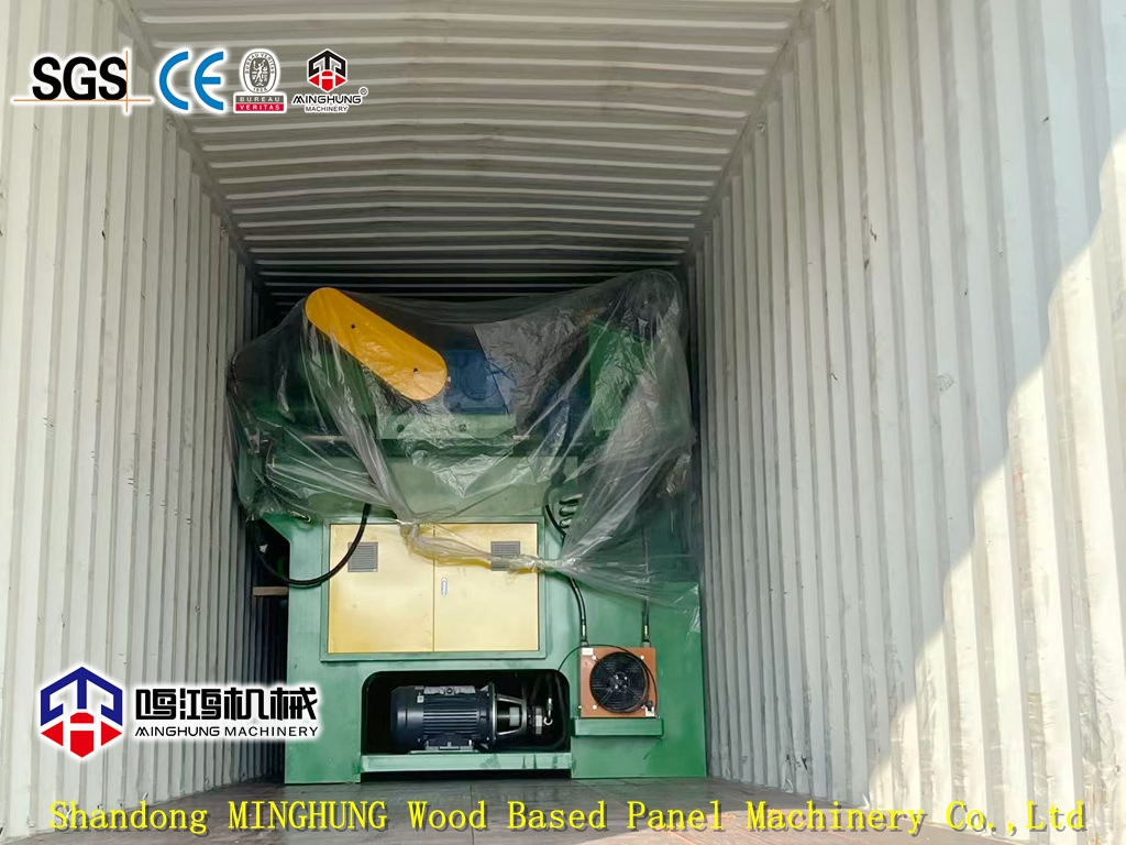 Chargement de l'&eacute;corceuse de grumes Minghung