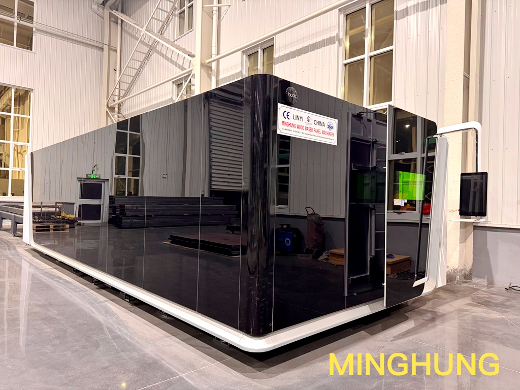 MINGHUNG machine de d&eacute;coupe laser