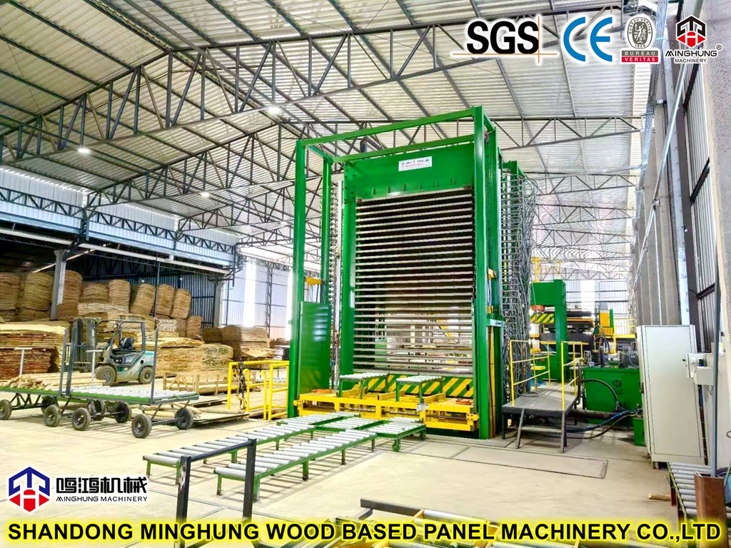 Chine MINGHUNG 26 ouverture d'une presse &agrave; chaud pour une usine de contreplaqu&eacute; au Br&eacute;sil