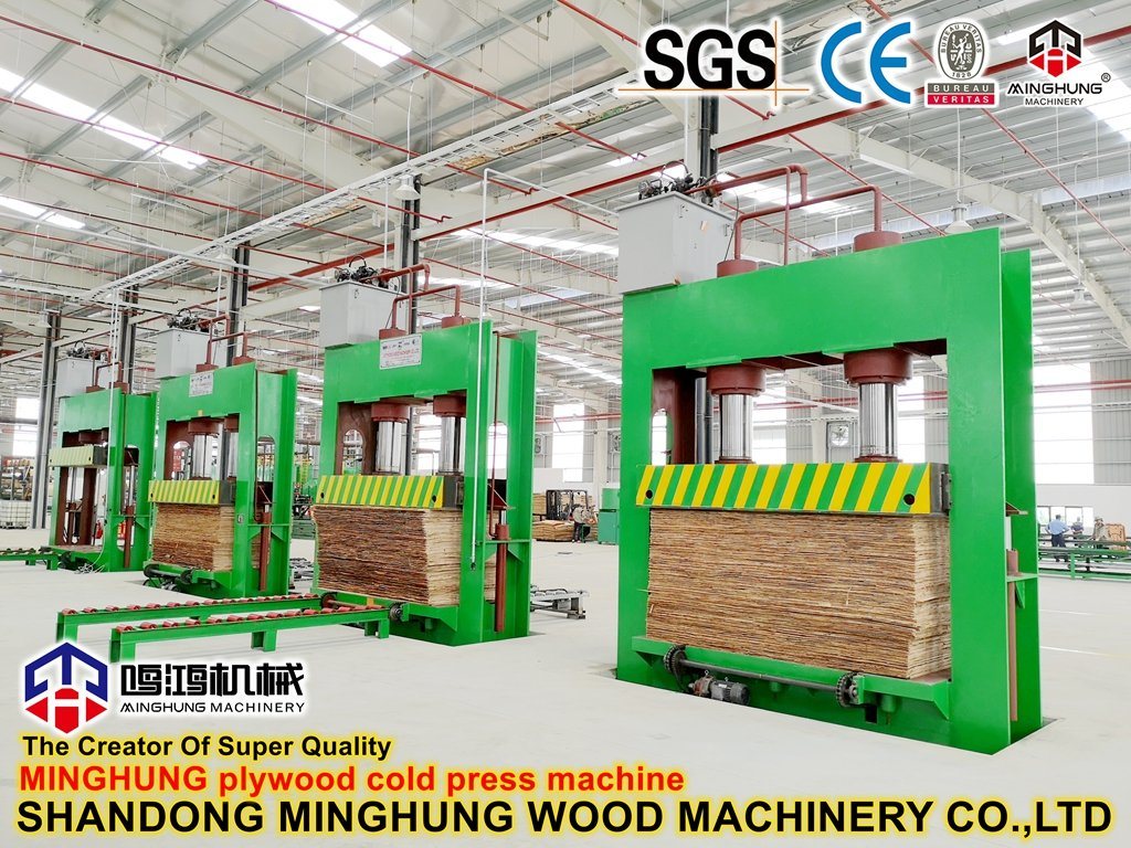 Machine de presse hydraulique de machine de presse de placage de contreplaqué de travail du bois