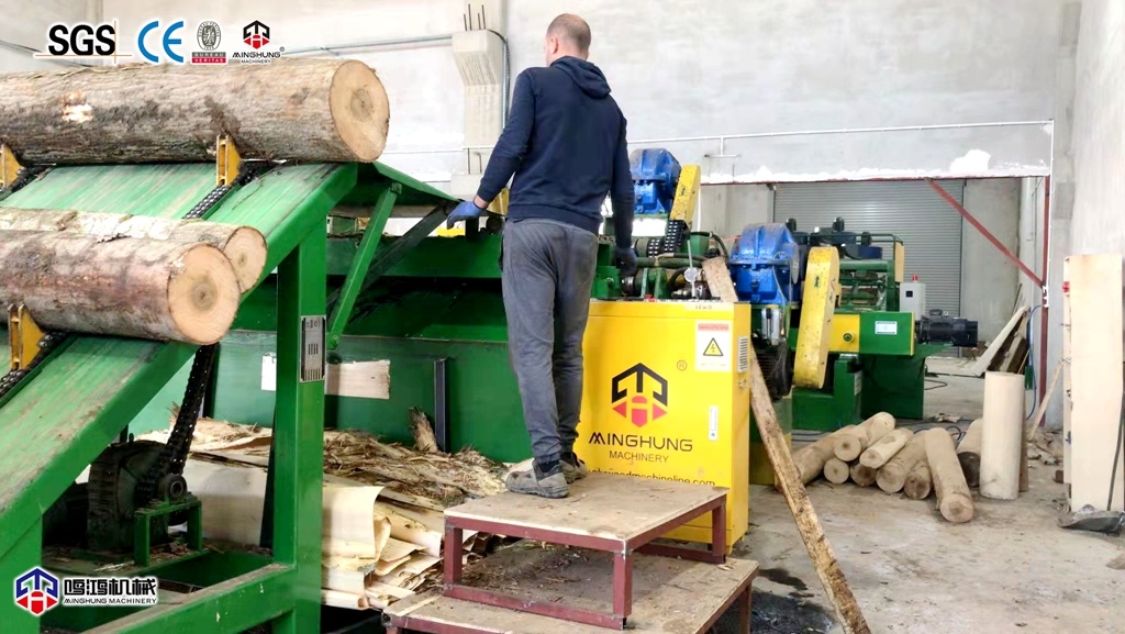 Machine à éplucher le bouleau russe pour placage de contreplaqué