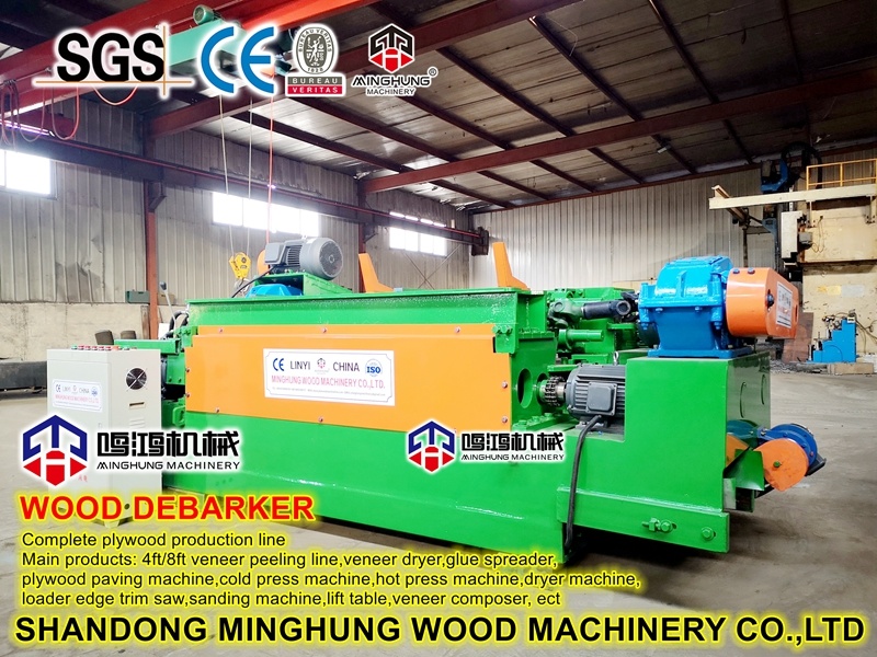 Machine d'écorçage et de déchiquetage du bois pour la production de placage