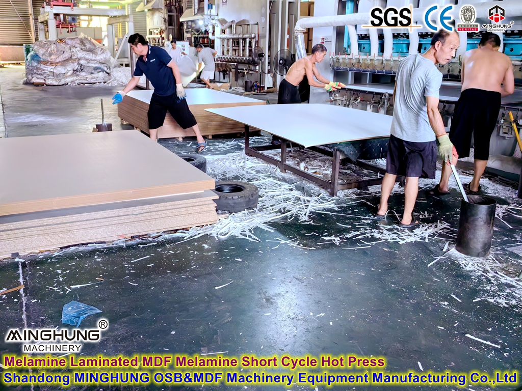 Machine de presse &agrave; chaud &agrave; cycle court en m&eacute;lamine MDF lamin&eacute;e